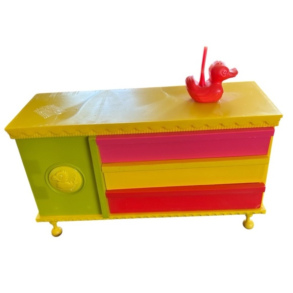 Vintage 1964 Suzy Cute Doll Crib Dresser Armoire Closet Yellow Orange Coat Rack - Picture 7 of 12